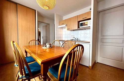 Flumet Apartment | Ski-In/Ski-Out Apartment with Pool and Mountain Views