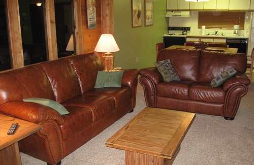 White Condo | Ski- In, Ski- Out, Ground Floor, Wi-Fi , lounge with hot tub, sauna & fireplace