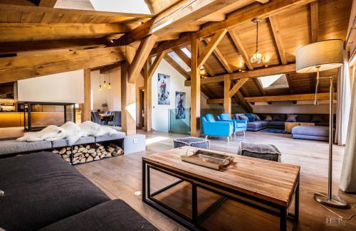 Demi-Quartier Apartment | Ski in ski out Le Moulin charming duplex just 50 m from Princesse gondola Megève