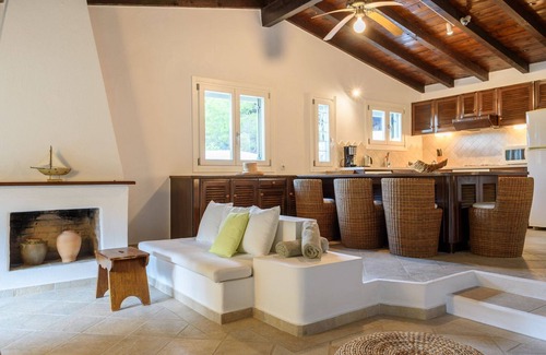 Kanapitsa Villa | Skiathos Luxury Villa | 2 Bedroom Villa Dyo | Vromolimnos