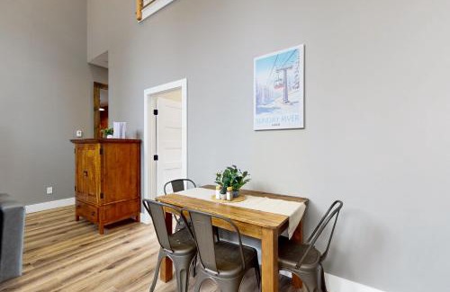 Sunday River Area Apartment | Skiing Duck Escape
