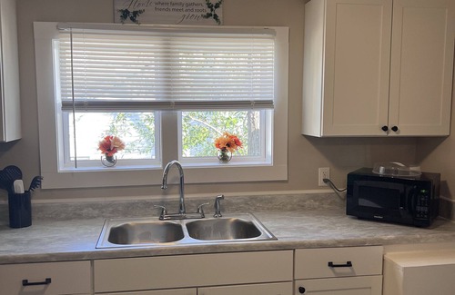 Rockingham Apartment | Skipper 4 - Lovely 1-bedroom apartment in welcoming Rockingham with WiFi, AC