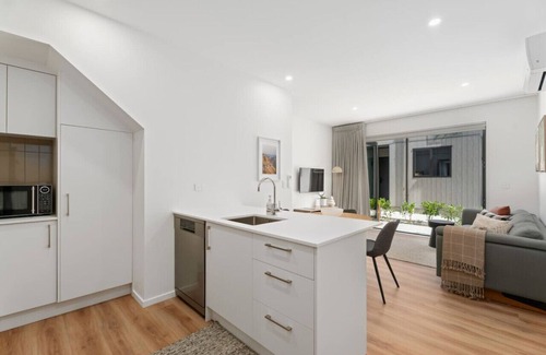 Arthur's Point House | Skippers Rest | Townhouse