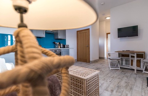 Haverfordwest Cottage | Skomer Sea View Cottage with Hot Tub- Dog Friendly