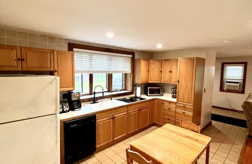 Freeport House | Skull Fork Creek Cottage and Hunting Lodge