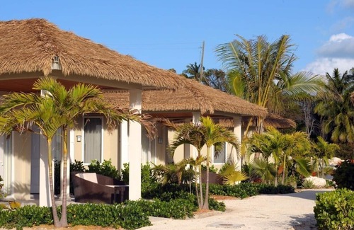 Governor's Harbour Cabin | Sky Beach Club Bungalow 2 Cabin