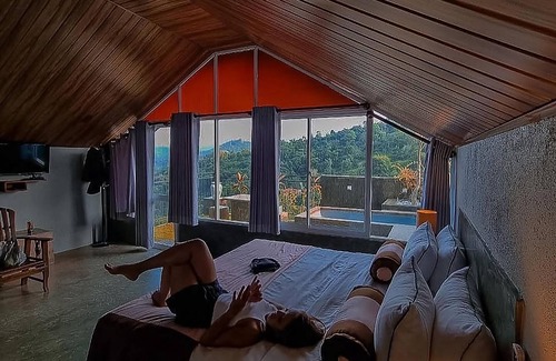 Pathahewaheta Bed & Breakfast | SKY PAVILION by Kandy Victoria Eco Resortn"Room with a Outdoor Private Bathtub"
