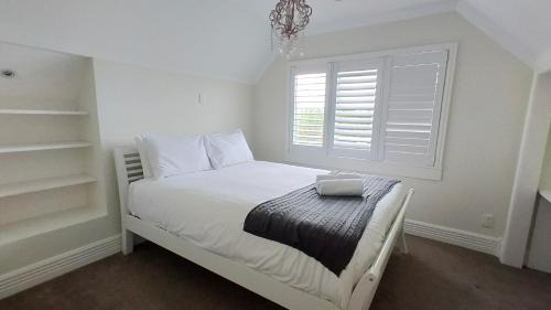 Orakei House | Sky Stars Elegant Home with Seaview