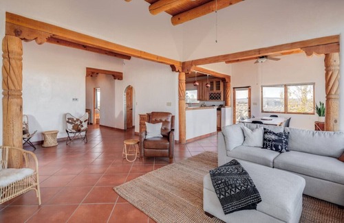 Ranchos De Taos House | Skydancer - Desert Dream - 3 Bed - 1 Great Room - 2 Bath