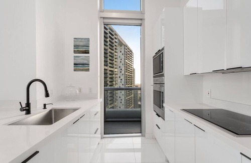 Downtown Miami Apartment | Skyline & Bayview Luxury Suite – Miami