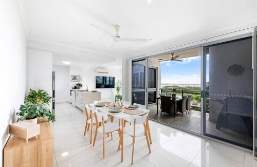 Darwin City Centre Apartment | 'Skyline' Top of Town Resort-style City Living