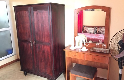 Surinam House | SkylineInn Hotel