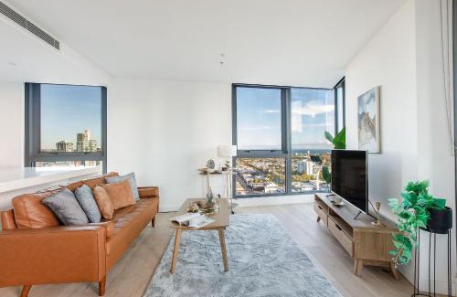 Southbank Apartment | Skyscape Flair - Resort-style Living in the City