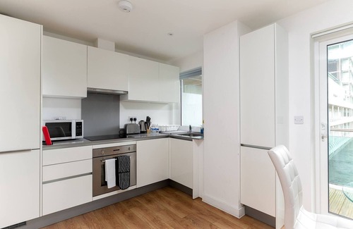 Grange Apartment | Skyvillion - Tower Point Enfield 1bed Wbalcony