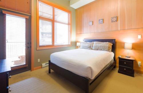 Rossland House | Slalom Creek 2 Bedroom & Den