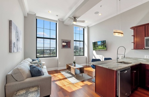 Olde Kensington Apartment | Sleek 1BR w/Rooftop Amenities