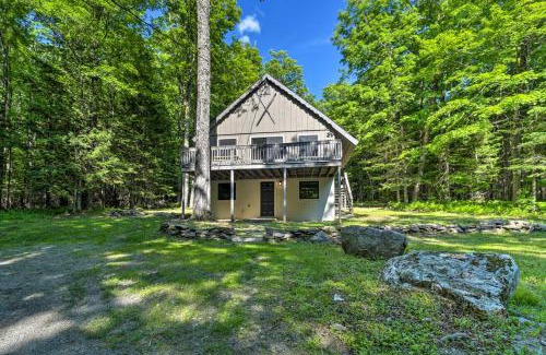 Wilmington House | Sleek Cabin with Deck, 8 Miles to Mount Snow and Hikes