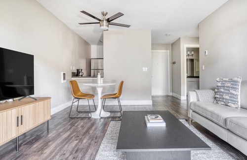 Foster City Apartment | Sleek Foster City 1BR w/Gym & W/D, walk to Visa & Paypal, by Blueground
