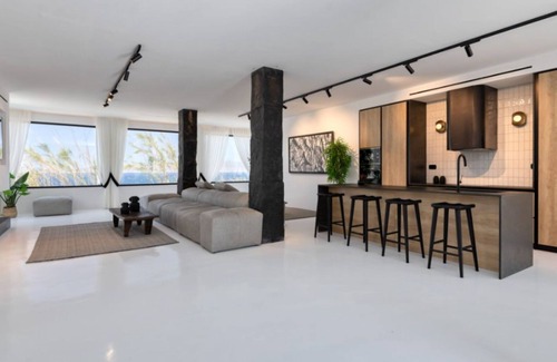 Mykonos Villa | Sleek Mykonos Villa With Infinity Pool