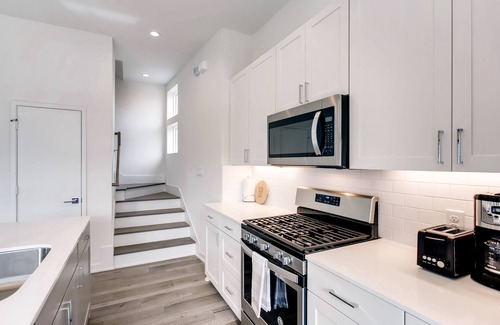 Knox - Henderson House | Sleek New Luxury Home in Prime Uptown Location!