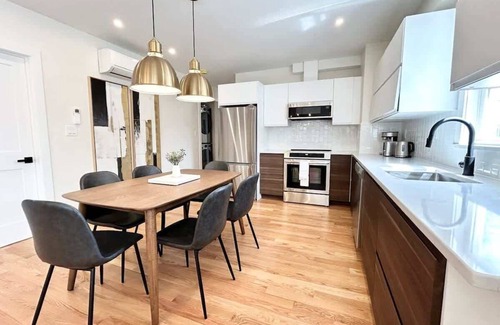 Arlington Apartment | Sleek & Stylish Condo Retreat, 2BA, W/D