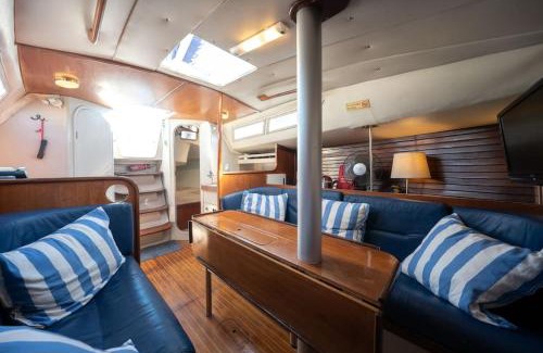 Oeiras Boat Rental | Sleep and Sail - Marina de Oeiras - Lisbon's coast