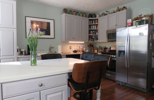 Schnitzelburg House | Sleep like a king in king-size beds in Louisville's Germantown neighborhood