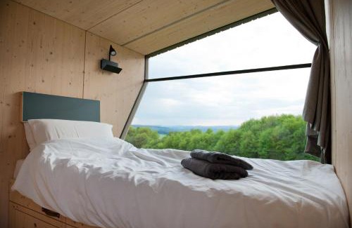 Kuhndorf House | Sleep Space 2 - Green Tiny Spot Dolmar