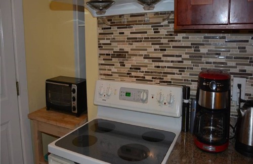 Winchester Apartment | Sleep up to 4 Guest New Apt. 10 mins to Boston Easy to I-93