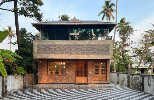 Vypin House | Sleep with hearing the sound of sea. This is a dormitory type of accomodation..