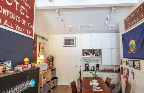South Woodstock Hotel | Sleep Woodstock - 2 Double Beds - Dog Friendly