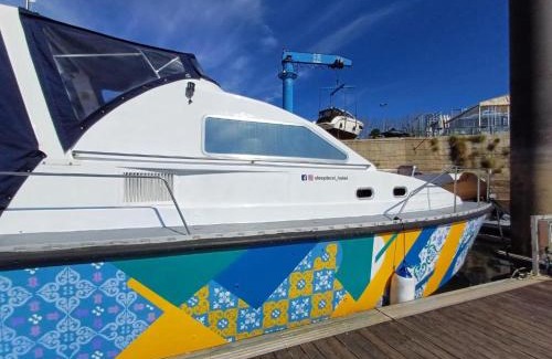 Campanha Boat Rental | SLEEPBOAT Golden Life