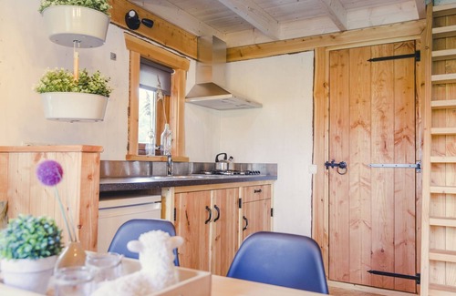 Zuna Cabin | Sleeping at 4 meters height, with beautiful views of the Regge!