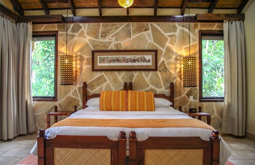 Good Living Camp Resort | Sleeping Giant Rainforest Lodge