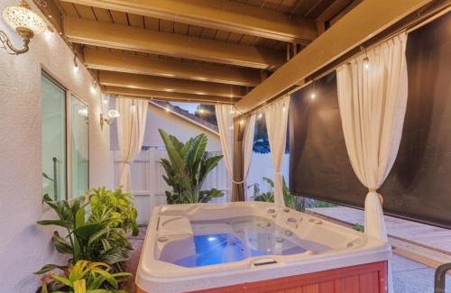 Southwestern Sacramento House | Sleeps 10 Elegant Retreat Hot Tub, Games,Golf