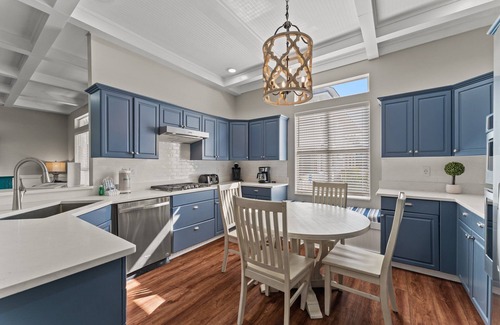 Crystal Shores House | Sleeps 16! 1 block to beach! Private Pool!