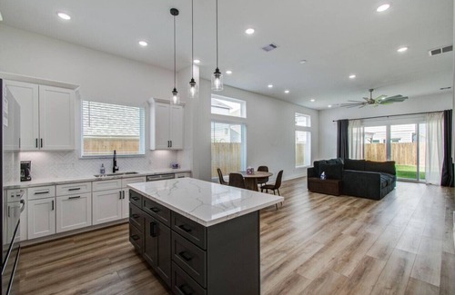 OST - South Union House | Sleeps 5 | 5 Min to Med Center| 10 Min to Downtown