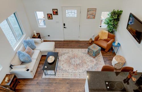 Beattyville House | Sleeps 5-6 Near RRG-Hot Tub-Nice Sunrise-Quiet