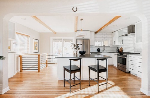 Barths House | Sleeps 8-Hot tub-Fire Pit-Grill-10min to DT