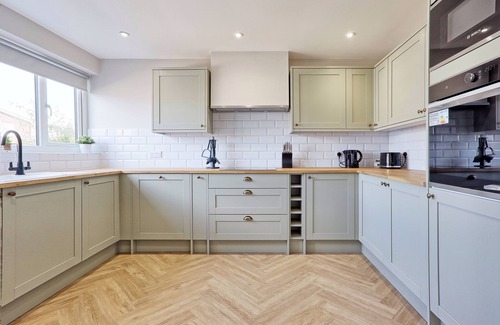 Feering House | Sleeps 8, Wifi, Whole House, Spacious, Refurbished