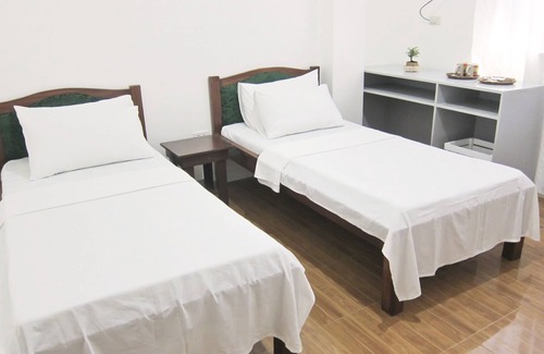 Santa Fe House | SMAK's Apartment - Twin Room | Bantayan Island | Santa Fe