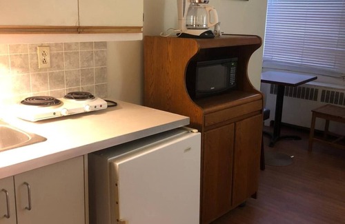 Latin Quarter Apartment | Small affordable Studio near UQAM.