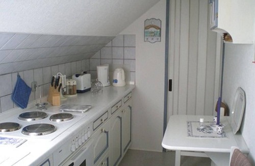 Wallsbull Apartment | Small apartment upstairs, 1 bedroom - Späth, Irene