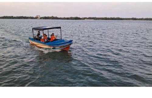 Puliyanthivu Boat Rental | Small Bat Full Package 1
