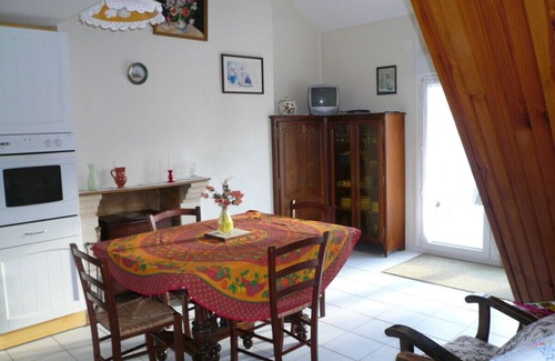 Saint-Epain Cottage | Small corner for sinners and hikers, calm relaxation in the country.