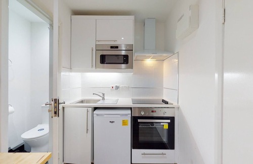 Mapesbury Apartment | Small cosy Studio flat