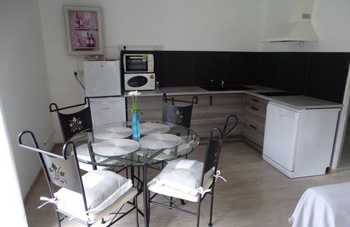 Siguer Apartment | Small cottage with private garden in a peaceful setting surrounded by mountains
