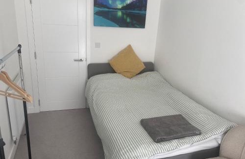 Newhaven House | Small Double room to rent