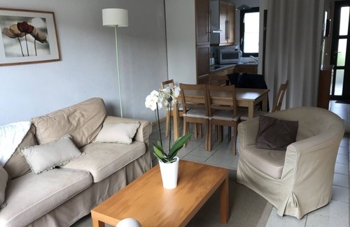 Le Conquet Apartment | Small garden level for a seaside holiday