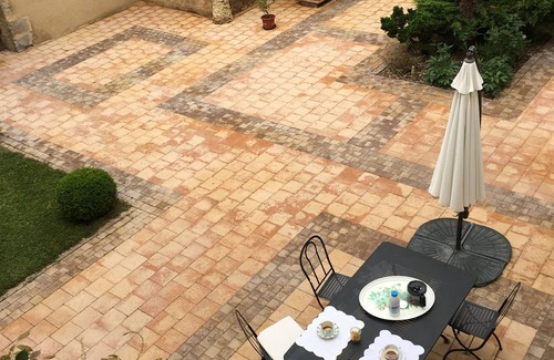Auch House | Small Gascon castle